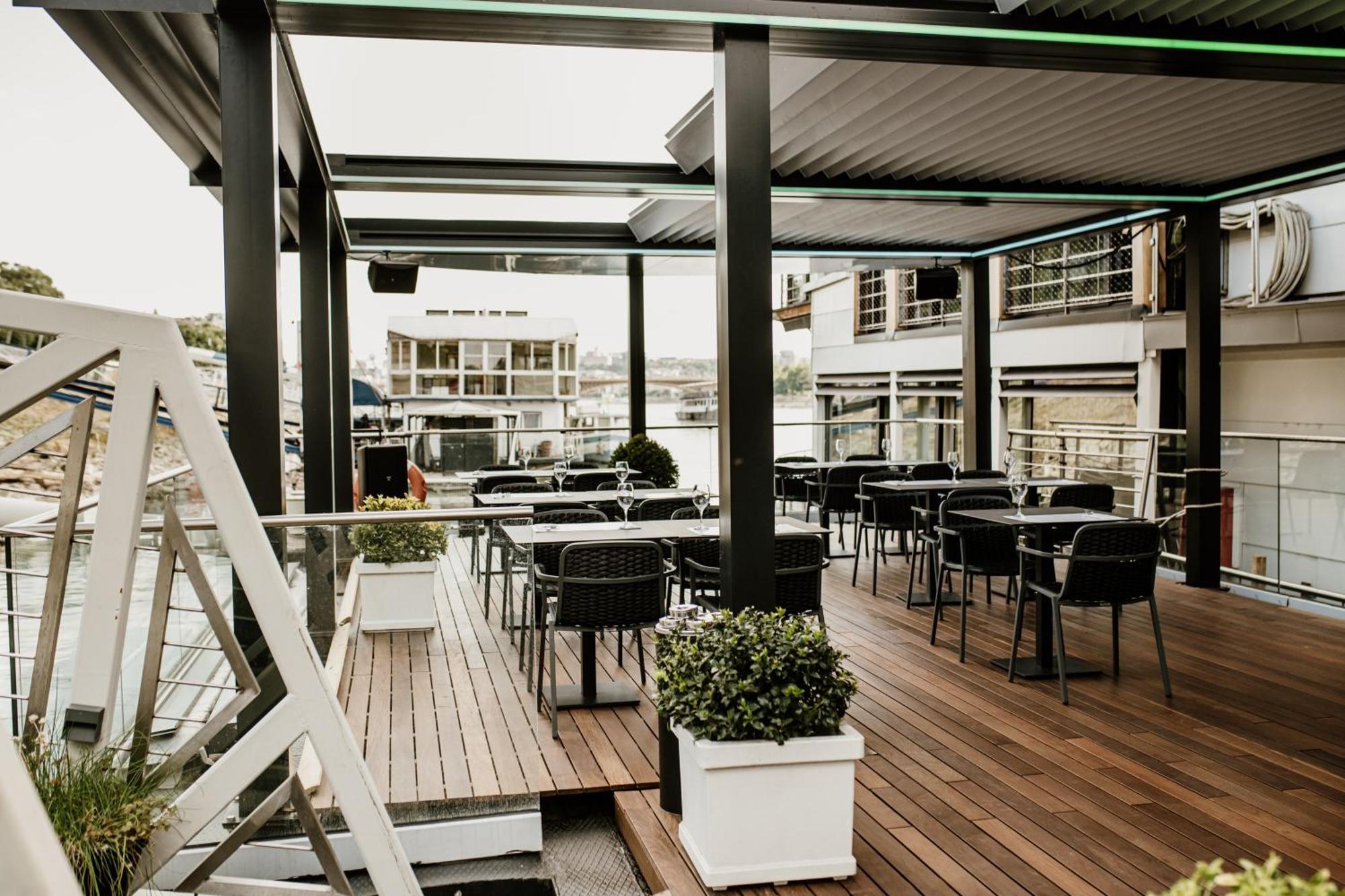 Vogue Boat Apartments Budapest Exterior photo
